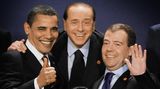 In seiner Partei blieb Berlusconi bis zuletzt unumstritten - kein Wunder, war es doch der "Presidente" allein, der die Partei überhaupt noch zusammenhielt. 2010 hatte Silvio Berlusconi am Rande eines EU-Gipfels einmal so sein Lebensmotto formuliert: "Ich bin ein fröhlicher Mensch, ich liebe das Leben und die Frauen. Niemand wird mich dazu bringen, meinen Lebensstil zu ändern, ich bin stolz darauf." Fröhlich wirkte er auch stets im Kreis der Mächtigen. Das Bild zeigt ihn 2009 beim G20-Gipfel in London mit Barack Obama und Dmitri Medwedew, den damaligen Präsidenten der USA und Russlands.