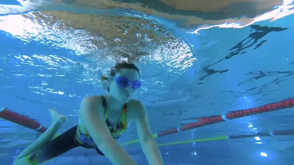 Video: Schwimmen bei den Special Olympics: Zwillinge haben Gold fest im Blick