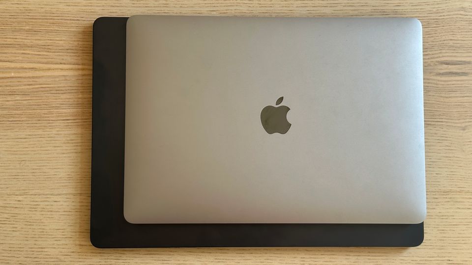 Im Vergleich zum 13-Zoll-Modell ist das MacBook Air 15 deutlich größer