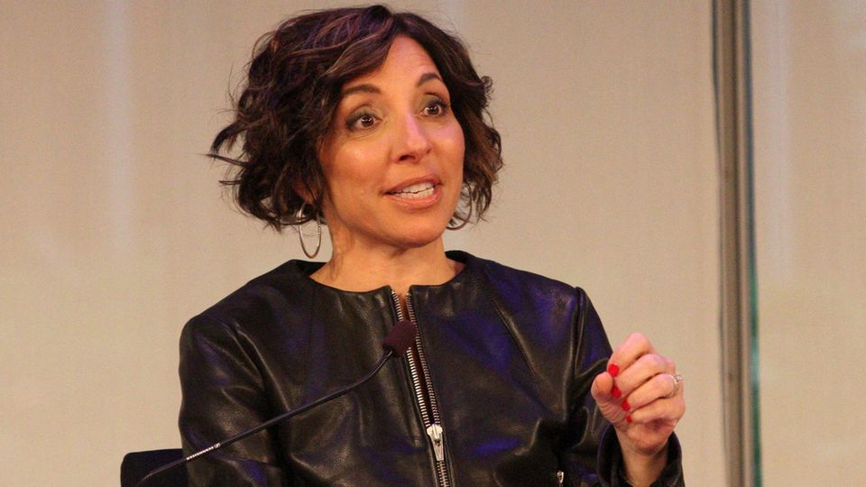 Seit kurzem ist Linda Yaccarino als CEO von Twitter im Amt. Erstmals wandte sie sich an ihr neues Team.