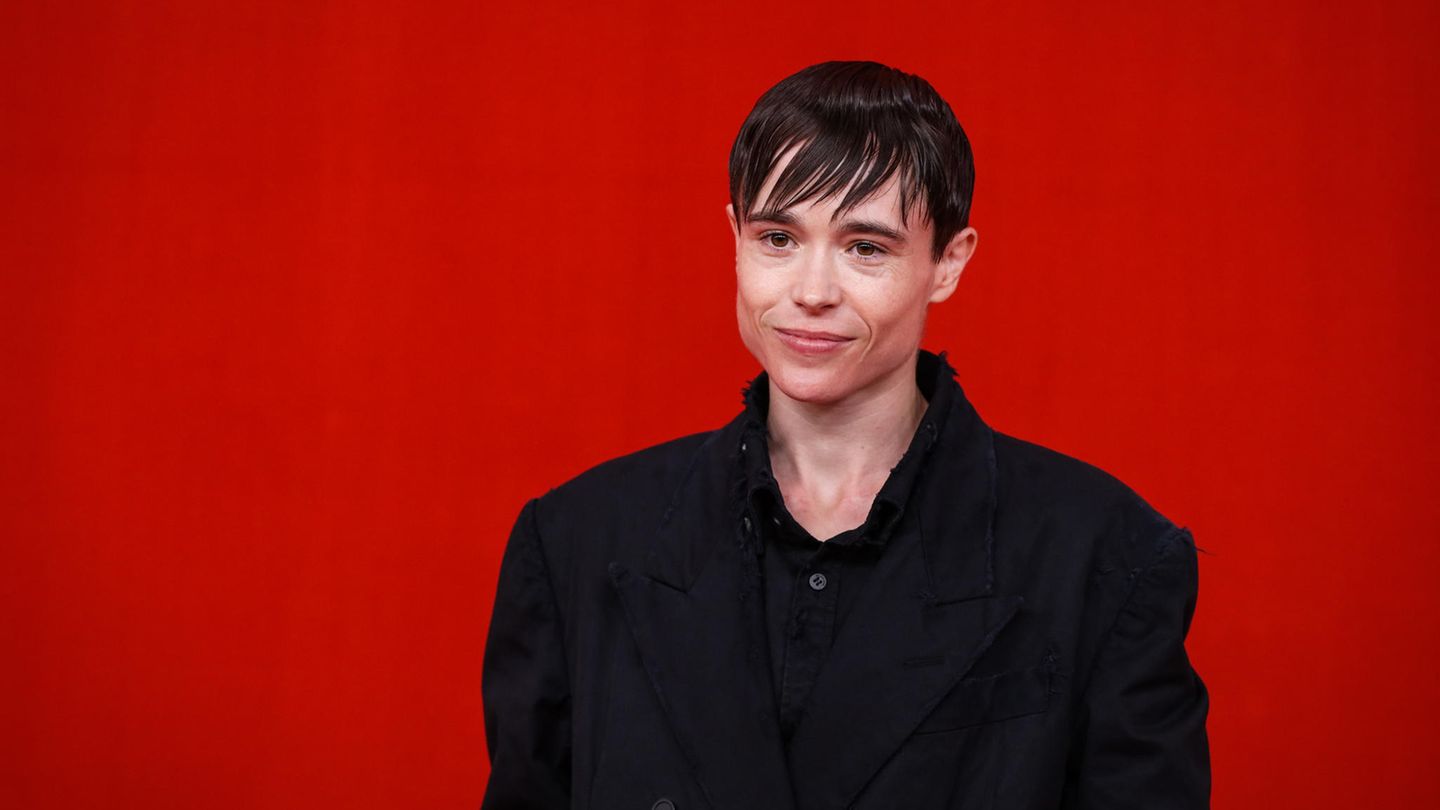 Elliot Page am Rand einer Balenciaga-Fashion-Show. Elliot Page am Rand einer Balenciaga-Fashion-Show.