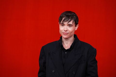 Elliot Page am Rand einer Balenciaga-Fashion-Show.