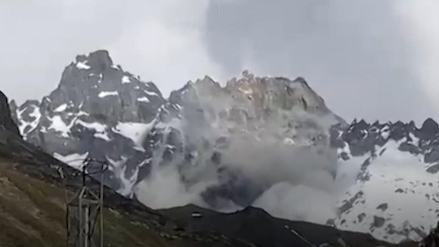 massiver felssturz in den dolomiten