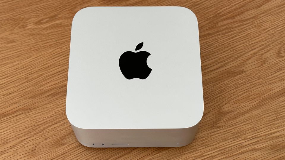 Neuer Desktop-Rechner: Schick und schlicht: Der Mac Studio macht auf dem Schreibtisch etwas her, nimmt aber wenig Raum ein Schick und schlicht: Der Mac Studio macht auf dem Schreibtisch etwas her, nimmt aber wenig Raum ein