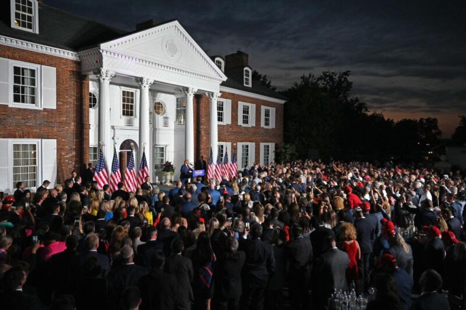 Menschenmenge bei Trumps Rede in New Jersey Menschenmenge bei Trumps Rede in New Jersey
