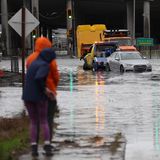 Schon in der ersten Woche des Jahres 2023 trifft ein massiver Sturm den US-Bundesstaat Kalifornien und führt – wie hier in Mill Valley – zu massiven Überschwemmungen.