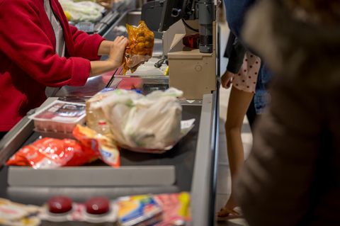 Immer wieder Stock des Anstoßes: Der Warentrenner im Supermarkt
