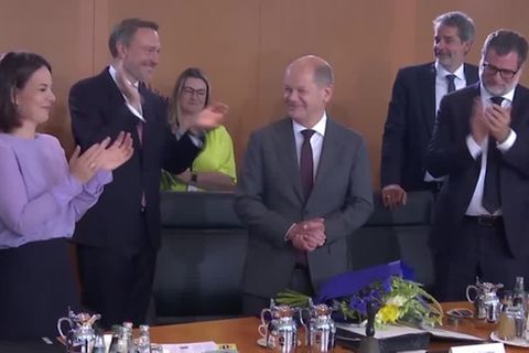 Video: Nationale Sicherheitsstrategie: "Frieden und Freiheit fallen nicht vom Himmel"