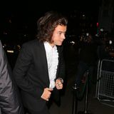 2014: Harry Styles in einem Rüschenhemd von Saint Laurent