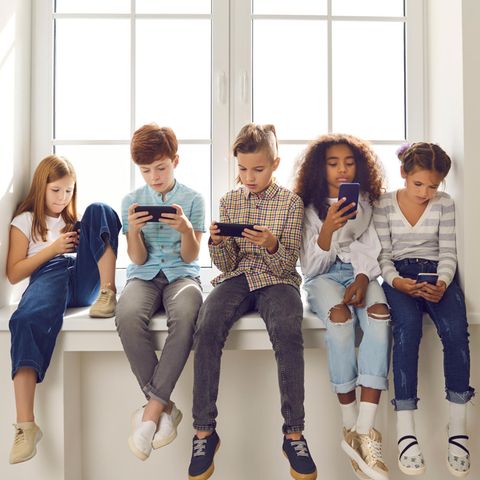 Auch viele Kinder und Jugendliche wickeln schon digital Geldgeschäfte ab