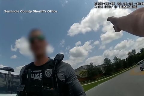 US-Cop stoppt Raser-Kollegen – es folgen Wut, Streit und eine saftige Anklage