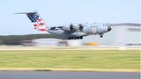 Anlässlich des "Air Defender 2023" ist dieser Airbus A400M der Bundeswehr mit dem "Star spangled banner" geschmückt