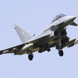 Ein Eurofighter der deutschen Luftwaffe landet in Nörvenich