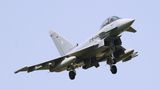 Ein Eurofighter der deutschen Luftwaffe landet in Nörvenich