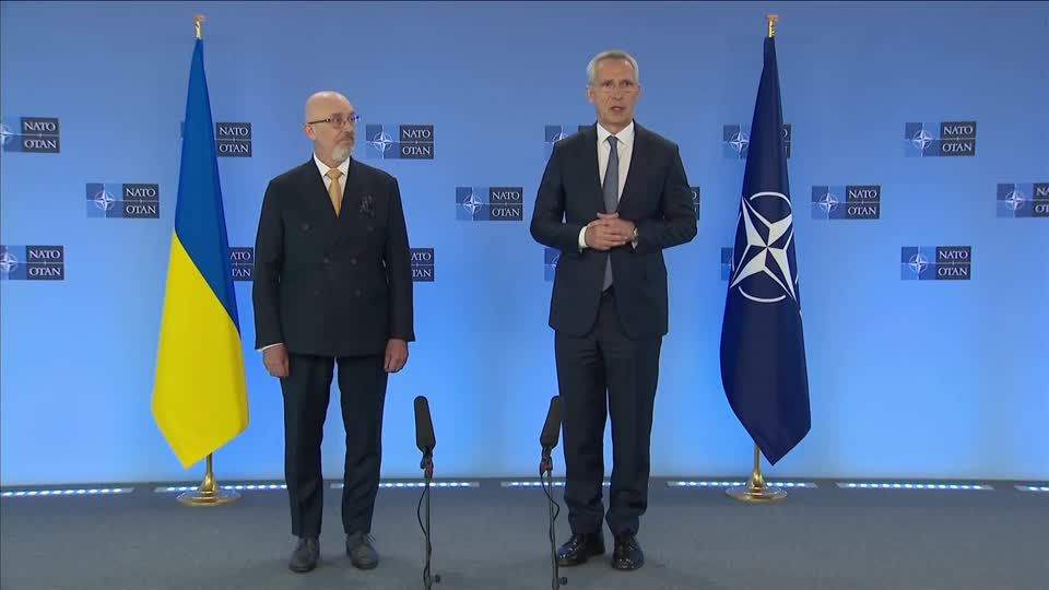 Video: Nato verspricht der Ukraine weitere Hilfe
