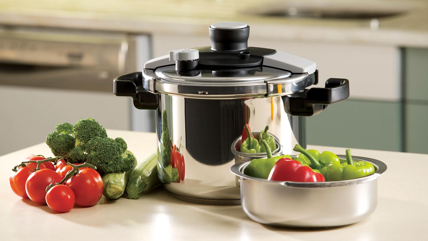Pressure cooker from Tefal for 57 instead of 164 euros: top deals on Monday