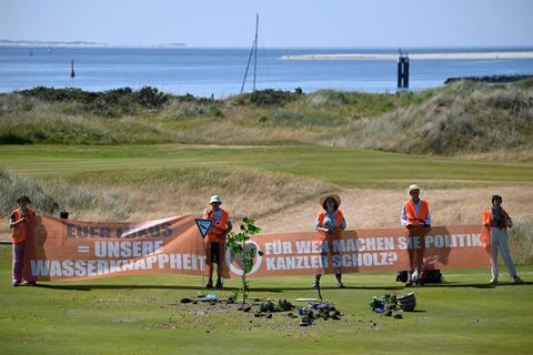 Aktivisten der Letzten Generation auf einem Golfplatz auf Sylt