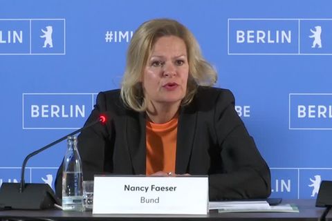 Video: Faeser will Messerverbot in der Bahn