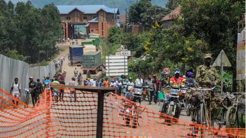 An einer Schule in der ugandischen Grenstadt Mpondwe sind mindestens 42 Kinder bei einem Angriff ums Leben gekommen