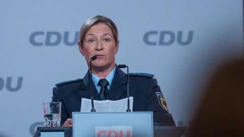 Eisschnellläuferin Claudia Pechstein bei ihrer Rede in Berlin