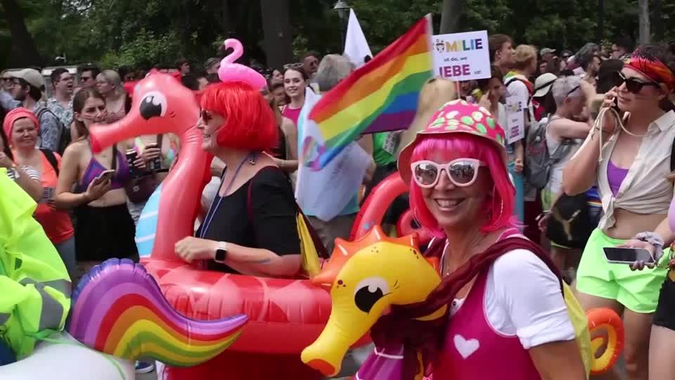 Video: Anschlag auf "Regenbogenparade" in Wien vereitelt