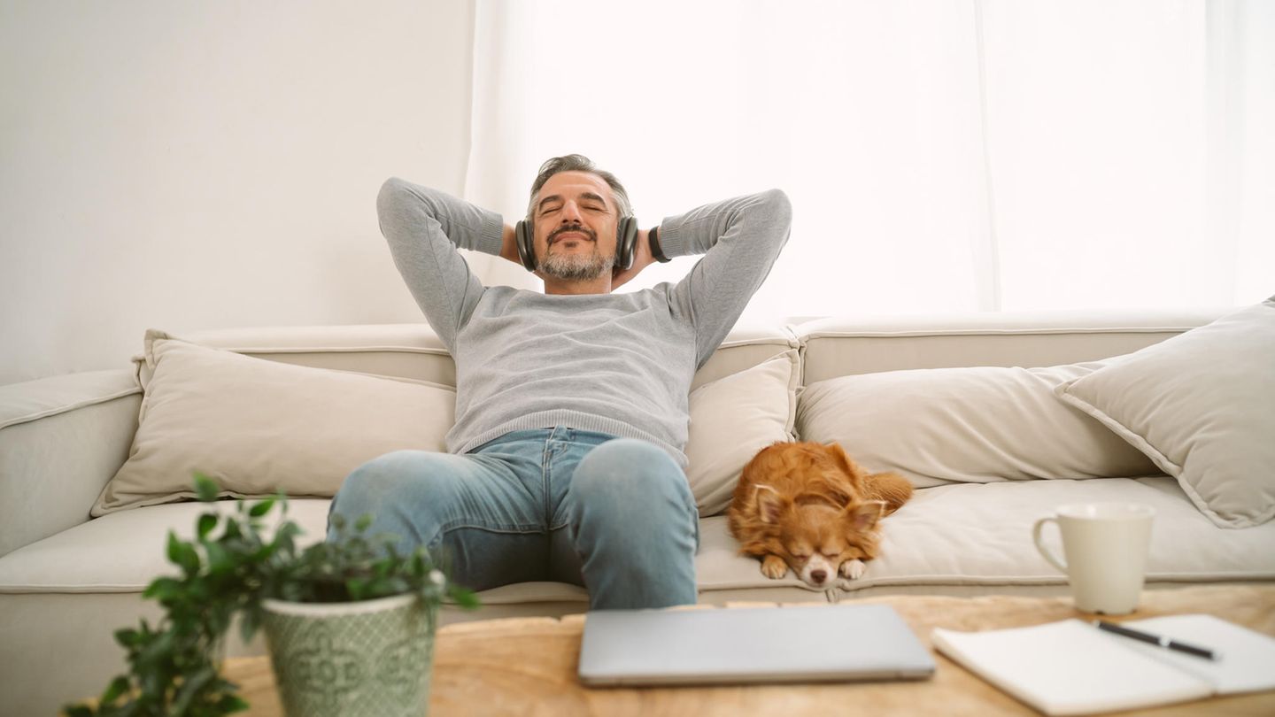 Renters or owners: Who is happier and has more trouble