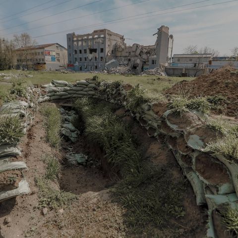 Hier ein Schützengraben in Kherson, Ukraine April 18, 2023