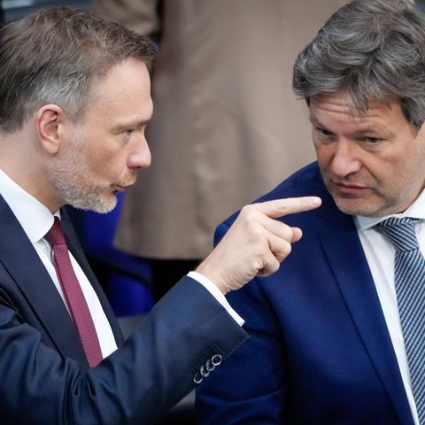 Christian Lindner zeigt Robert Habeck, wo es lang gehen soll