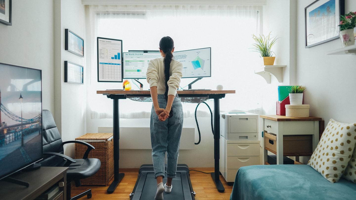 Gadget für Rückenprobleme: Laufband für den Schreibtisch: Gehen statt Stehen für einen gesunden Rücken