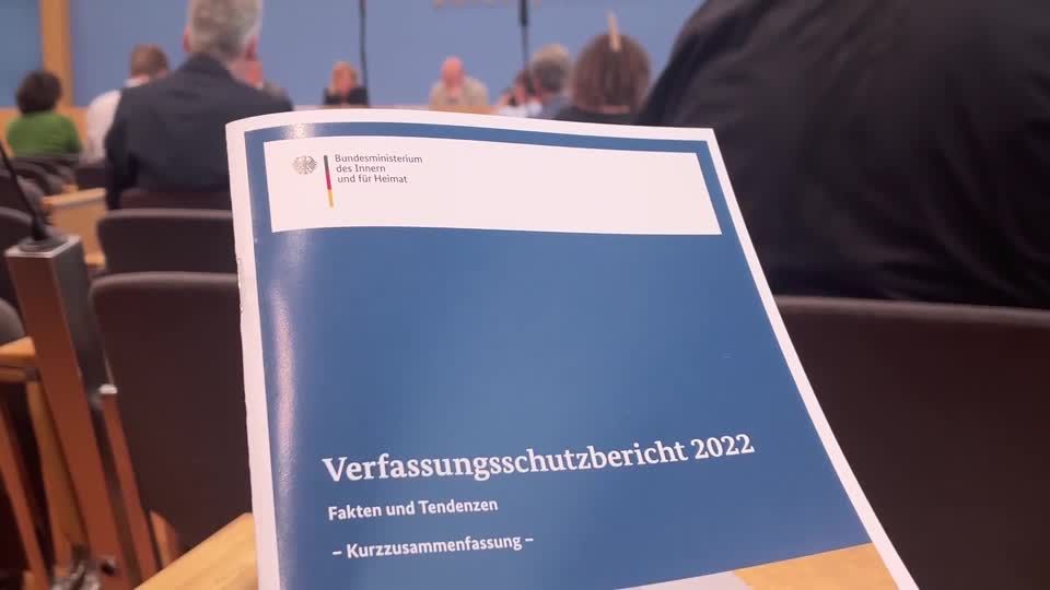Video: Verfassungsschutz - AfD "sehr stark von Moskau beeinflusst"