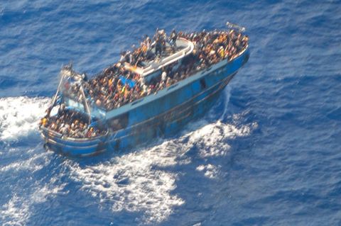 Aufnahme des Seelenverkäufers auf dem Mittelmeer vor dem Unglück