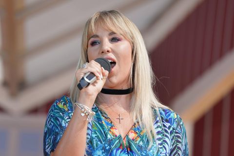 Annemarie Eilfeld singt in der ARD-Show "Immer wieder sonntags"