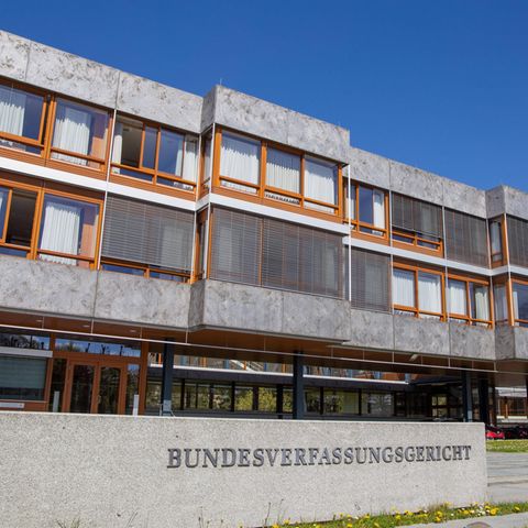 Das Bundesverfassungsgericht in Karlsruhe: Ein Betonflachdachbau