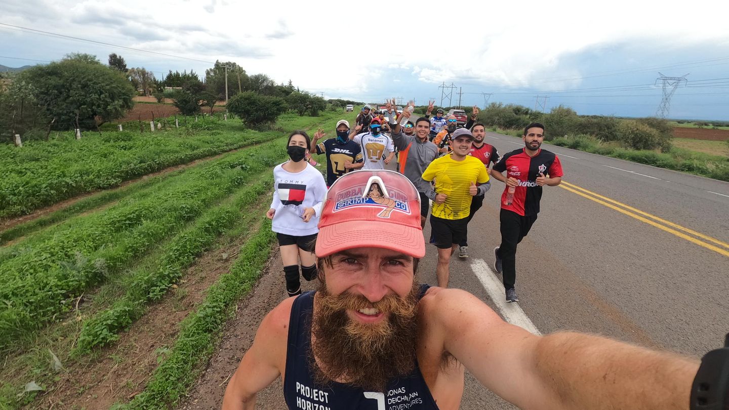 Extremsportler Jonas Deichmann bei einem seiner früheren Läufe – diesmal soll es quer durch die USA gehen