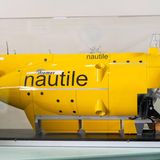 1984 stellte das französische Meeresforschungsinstitut Ifremer die "Nautile" in Dienst. Das Tauchboot kann eine Tiefe von rund 6000 Metern erreichen und hat Platz für zwei Piloten und einen Wissenschaftler. Durch drei Bullaugen kann der Meeresgrund beobachtet werden. Mehr als 2000 Mal war die 18 Tonnen schwere "Nautile" bereits im Einsatz. Bei der "Nautile" kann bei den Forschungsmissionen auch ein Roboter eingesetzt werden. Der Abstieg auf 6000 Meter unter dem Meeresspiegel dauert nach Ifremer-Angaben ungefähr zweieinhalb Stunden. Das Tauchboot könne sich dabei "wie ein Hubschrauber" in alle Richtungen bewegen. Die "Nautile" war auch an der Suche des im Atlantik abgestürzten Air-France-Fluges 447 beteiligt.