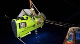 Der Filmemacher James Cameron wollte das erreichen, was Jacques Piccard und Don Walsh im Jahr 1960 geschafft hatten: Den Grund des Marianengraben erreichen. Im März 2012 gelang Cameron das Abenteuer, das von "National Geographic" unter dem Titel "Deepsea Challenge" begleitet wurde. Die "Deepsea Challenger" sammelte dabei Proben vom Meeresgrund und stellte hochauflösende 3-D-Aufnahmen her. Das Tauchboot konnte dabei mehrere Stunden am Boden des Marianengrabens verweilen – anders als die Vorgänger in der "Trieste". Die Mission der "Deepsea Challenger" ist damit der zweite bemannte Tauchgang in den Marianengraben und der erste Solo-Tauchgang dorthin.