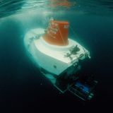 Die "Alvin" gehört zu den Senioren der Tiefsee-Unterwasserfahrzeuge. Das Tauchboot wurde 1964 fertiggestellt und kann bis zu 6500 Meter tief tauchen für eine Dauer von bis zu zehn Stunden. Trotz seines hohen Alters wird die "Alvin" immer wieder auf dem neuesten Stand der Technik gehalten. Bei den jüngsten Modernisierungen, die 2011 begonnen und 2021 abgeschlossen wurden, wurde eine neue, größere Kugel für die Mannschaft installiert. Mit sieben Triebwerken kann die "Alvin" im Wasser schweben und sogar auf dem Meeresboden ruhen. Mit zwei Roboterarmen können zudem Proben entnommen werden. Mit seiner Tauchtiefe kann "Alvin" 99 Prozent des Meeresbodens erreichen. Seit seiner Indienststellung hat "Alvin" (Stand Dezember 2022) mehr als 5000 Tauchgänge mit mehr als 14.000 Wissenschaftlern absolviert. Bekannt wurde das Tauchboot durch seine "Titanic"-Missionen im Jahr 1986.