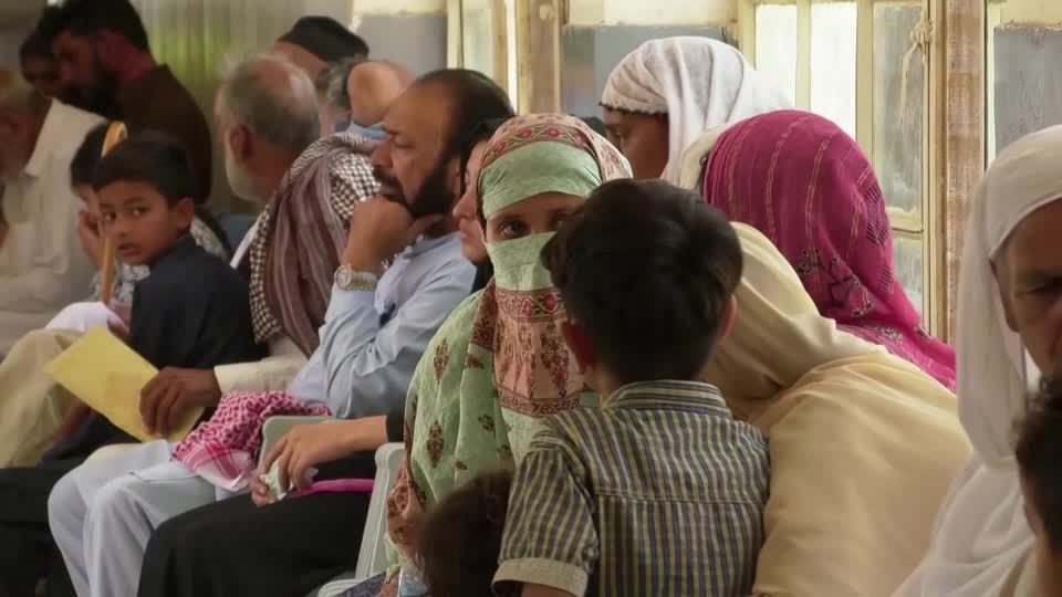 Video: Gesunkenes Flüchtlingsschiff: DNA-Tests sollen bei Suche nach Opfern helfen