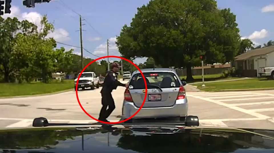 Polizist rettet ohnmächtigen Fahrer in Florida