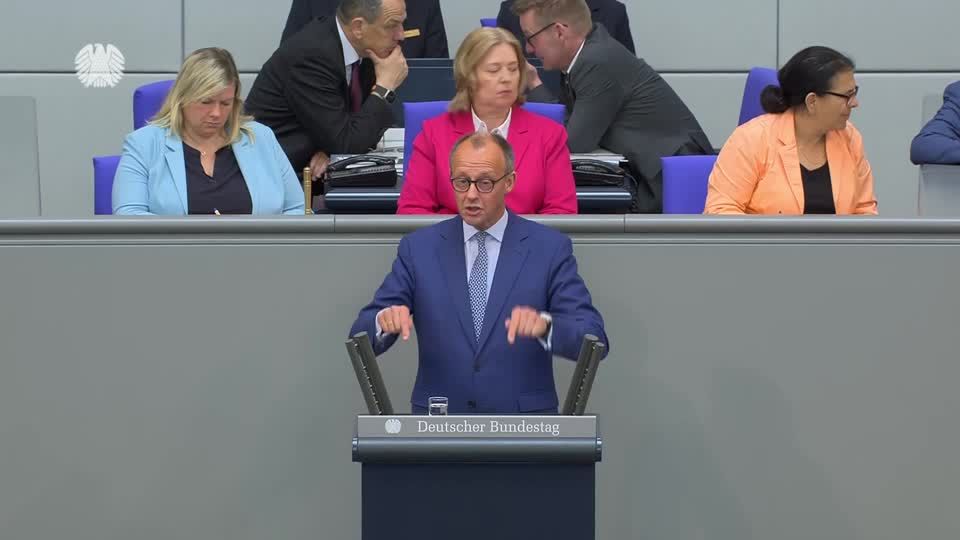 Video: Merz wirft Scholz "Einknicken" vor China vor