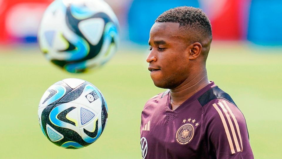 Youssoufa Moukoko beim Training der U21