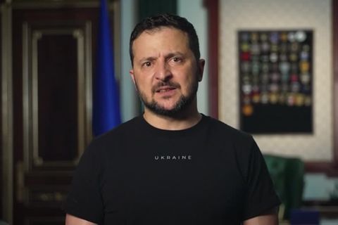 Krieg in der Ukraine: Selenskyj behauptet: Russische Spezialkräfte verstecken Leichen des Dammbruchs