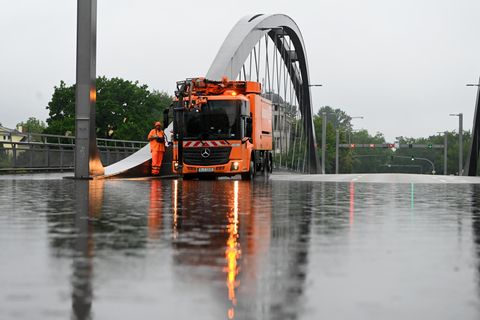 Überflutete Brücke Berlin