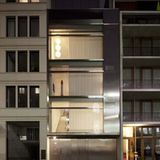 ...was daran liegt, dass das Luxusobjekt deutlich höher als breit ist. Und abends die Gardinen zuziehen, sonst sitzt man wie im Schaufenster.