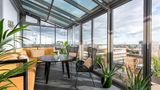 Platz 6: Berlin-Kreuzberg, 12.000 Euro kalt  Einen Wintergarten mit Aussicht bietet das Penthouse an der Stresemannstraße...