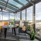 Platz 6: Berlin-Kreuzberg, 12.000 Euro kalt  Einen Wintergarten mit Aussicht bietet das Penthouse an der Stresemannstraße...