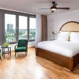 Platz 5: Nochmal Berlin-Kreuzberg, nochmal 12.000 Euro kalt  Wenn die Wintergarten-Wohnung weg ist, gibt es zum selben Preis noch diese Alternative, vermutlich im gleichen Haus. Wohnfläche: 185 Quadratmeter...