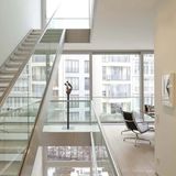 Allerdings kommen auf den 403 Quadratmeter Wohnfläche auch eine Menge Treppen auf Sie zu...