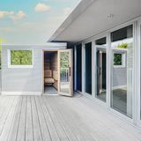 ...lockt eine schnuckelige Sauna mit Ausblick über die Dächer Berlins.