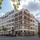 Platz 2: Berlin-Mitte, 17.000 Euro kalt  In der Nachbarschaft des Auswärtigen Amtes gibt es 706 Quadratmeter Wohnfläche an der Spitze dieses Gebäudes zu mieten.